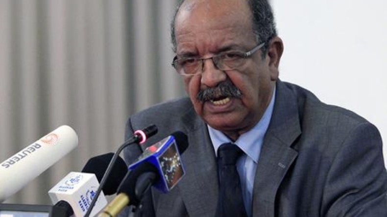 مساهل: النص المحدد لشروط منح بطاقة الصحفي أمام الحكومة قريبا