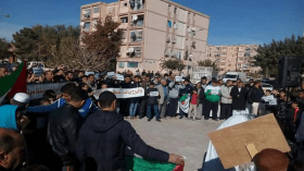 جزائريون بصوت واحد: القدس عاصمة فلسطين