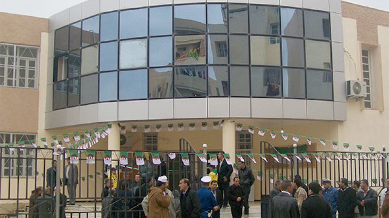 لنتعلم القيادة من “سيدي عيسى”