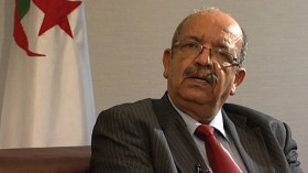 المغرب يحتج على تصريحات مساهل ويستدعي سفيره بالجزائر