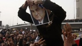 المرجع الإيراني محمد صادق الحسيني لـ”الشروق”: إذا سقط مبارك ستقوم علاقات إستراتيجية بين مصر وإيران