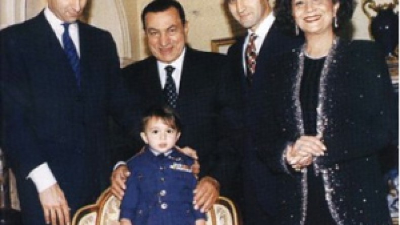 مصر حضّرت احتفالا أسطوريا لتحويل التوريث إلى مطلب جماهيري