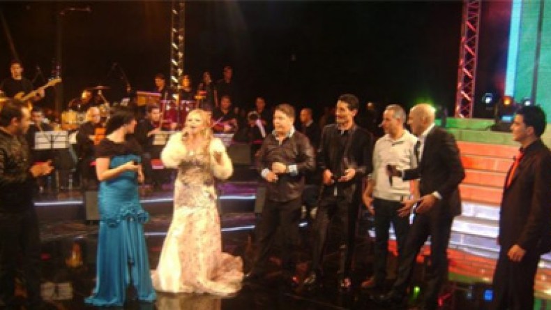 ميوزيك شو تحتفل برأس السنة الجديدة والتلفزيون الجزائري يرفع الحظر عن السيكتور