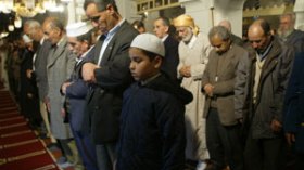 إجراءات ردعية للأئمة والمؤذنين الذين يعجلون أو يؤخرون وقت الآذان