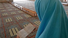 الشروق تكشف تفاصيل تعرض فرنسية لعملية سرقة قبل اعتناقها الإسلام بساعات؟!