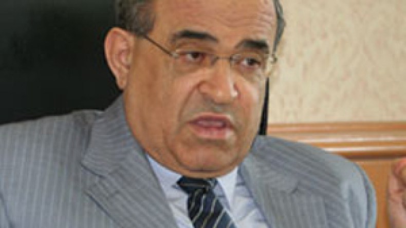 المرشح المصري لخلافة عمرو موسى يطلب دعم الجزائر