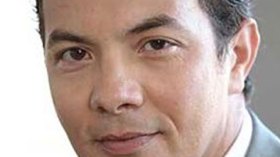 مصطفى لعريبي يكشف: الفرقة الزرقاء عمل مليء بالنقائص!