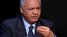 مصطفى بكري يتحول إلى “صرصور الصرف الصحي”