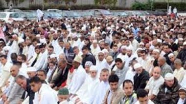 Rassemblement à Paris pour “défendre” le Sceau des prophètes contre les attaques de Charlie Hebdo