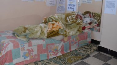 Following one monthâ€™s hunger strike: Miryem Mehdi dying in hospital and lose 50 percent of weigh