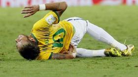 نيمار كاد أن يُصاب بِالشلل ويعتزل الكرة في مونديال 2014