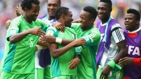 نيجيريا أول منتخب إفريقيا في ثمن نهائي المونديال