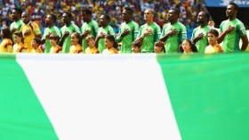 الفيفا تجمّد نشاطات اتحاد الكرة النيجيري