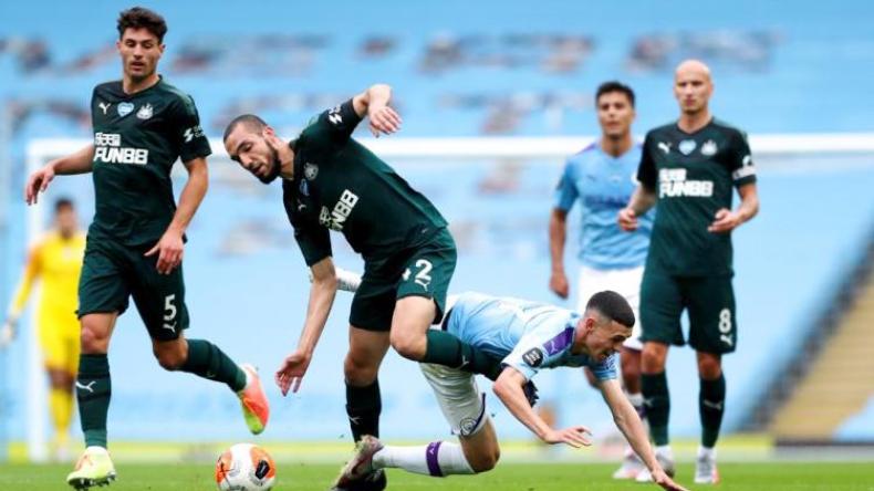 بن طالب يُثير استياء أنصار نيوكاسل