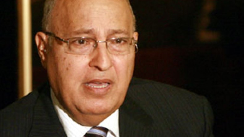 نبيل شعث في غزة لاقناع حماس بالورقة المصرية