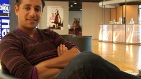 الممثل نبيل عسلي: أحد المنتجين عاملنا كـ “الكلاب” في الصحراء !