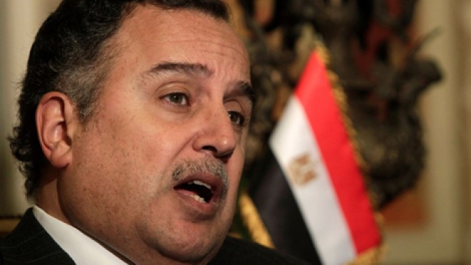 فهمي للإخوان: “انتم مصريون إذا التزمتم بالسلمية”