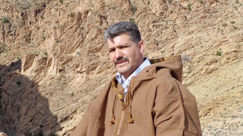 ناصر قالة يرثي ضحايا صقل الحجارة في قصيدة شعرية بالشاوية