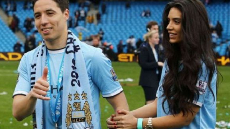 ديشان والاتحادية الفرنسية يقاضيان صديقة ناصري