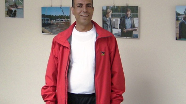 مساعد مدرب الشاوية نصير يفقد قريبين له في القصف على غزة