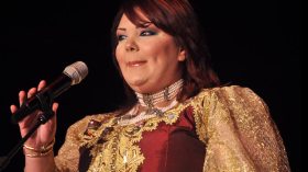 ندى الريحان للشروق: الغناء في الجزائر يشبه البركة العكرة تعجّ بالبكتيريا