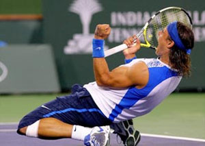 Nadal and Djokovic toil to reach last four