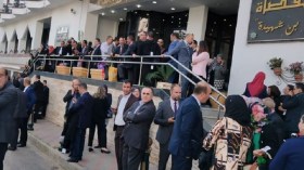القضاة يحتجون أمام مقر المحكمة العليا