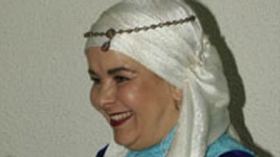 الفنانة نادية بن يوسف تكشف أنها لا تفكر  في الاعتزال وترتاح كثيرا في تأدية الأغنية الدينية