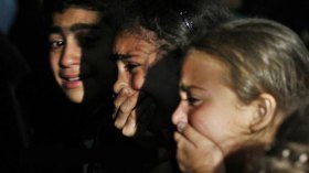 أطفال بعقد تهز صلابة الجبال !