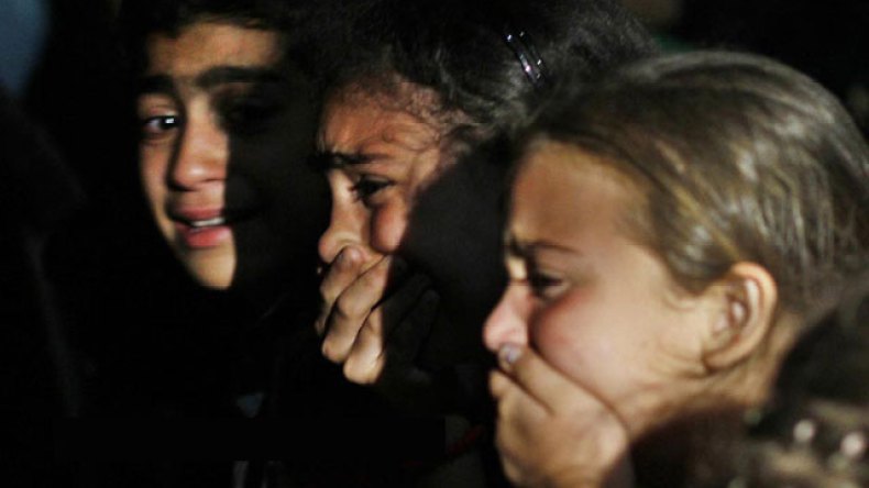 أطفال بعقد تهز صلابة الجبال !