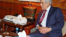 سفير الجزائر بالقاهرة ينسق مع مرتضى منصور لضمان سلامة بعثة “الموب”