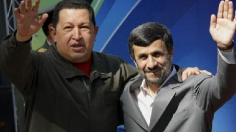 نجاد: تشافيز شهيد وقائد ثوري شجاع
