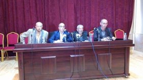 ثورة نوفمبر لا تشبه “الربيع العربي”.. والمسرح الجزائري مقاوم