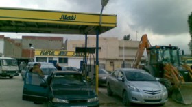 Smugglers of Algerian motor fuel towards Tunisia tell “Echorouk” about their dangerous peregrinations in the border zone