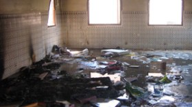 فندق “جبل الناقة” يتحول إلى ميدان حرب بين مالكه والمتظاهرين