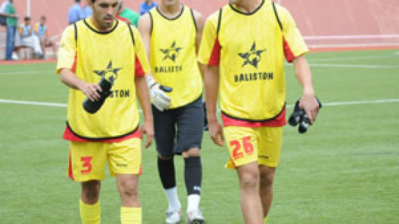 نصر حسين داي مهتم بمهاجم القبائل دراڤ