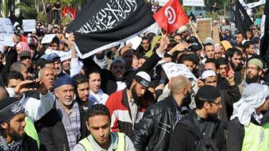 Des milliers d'islamistes dans la rue pour “assainir” la Tunisie