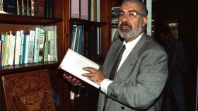 11 عاما تمر على رحيله.. أبناء نحناح شيعا وفرقاء