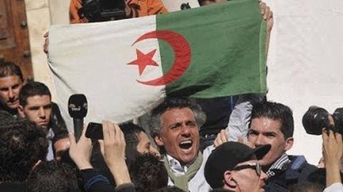 Accusé de provocation d’attroupement: Nekkaz arrêté à Béjaïa