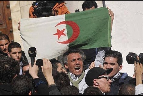 Accusé de provocation d’attroupement: Nekkaz arrêté à Béjaïa