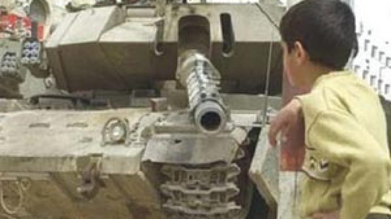 الفلسطينيون يتوشحون السواد في ذكرى النكبة