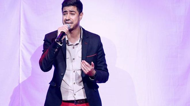 ناصر عطاوي يُنهي مشواره في “ذا الفويس” برائعة “نجمة قطبية”