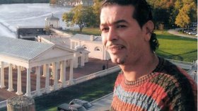 كنت أهرب من الدراسة لأغنّي‮.. ‬وهذه أسراري‮ ‬مع حسني