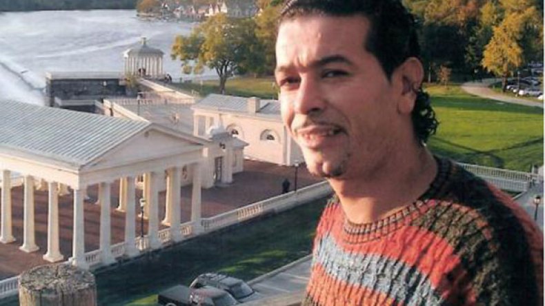 كنت أهرب من الدراسة لأغنّي‮.. ‬وهذه أسراري‮ ‬مع حسني