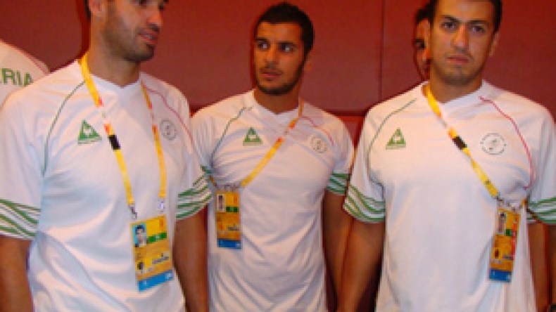 السباحة الجزائرية تغرق في بكين وخيبة كبيرة لإيلاس