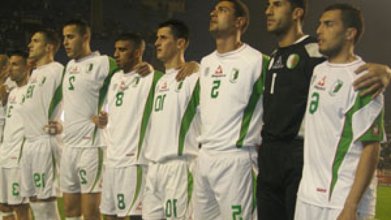 المنتخب الوطني في تربص مغلق وسعدان يعد بالتأهل