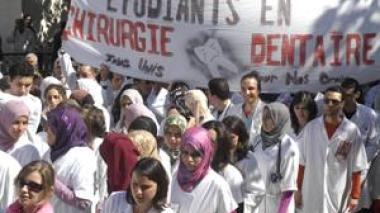 5 injured in a protest of Medicine students