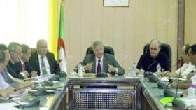 5 نقابات “معارضة” للوصاية على مشروع منشور الخدمات الاجتماعية تجتمع غدا