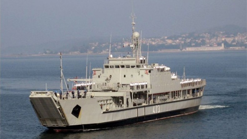 سفينة قلعة بني راشد تصل إسبانيا لإجراء عمليات تحديث وصيانة