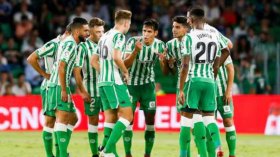 ماندي وبيتيس يقصّان شريط استئناف “اللّيغا”